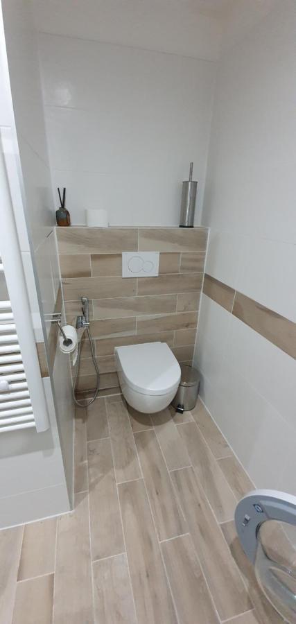 Apartman Nerudovka D 104, Finska Sauna, Garazove Stani Loucna pod Klinovcem Exterior photo
